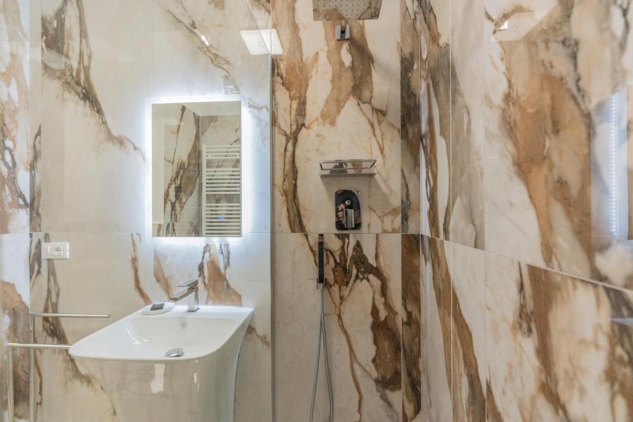 Aldrovandi Luxury Suites And Apartment Bologne Extérieur photo