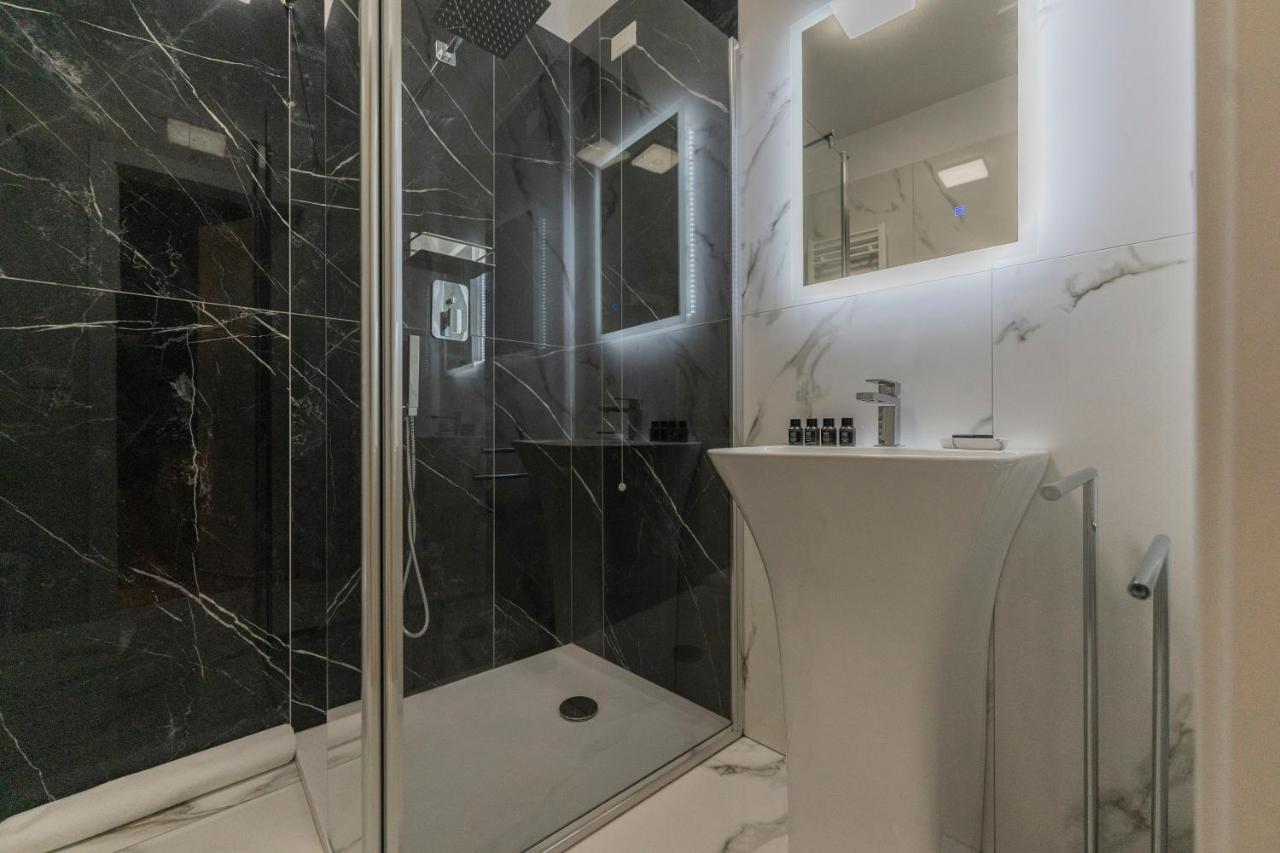 Aldrovandi Luxury Suites And Apartment Bologne Extérieur photo