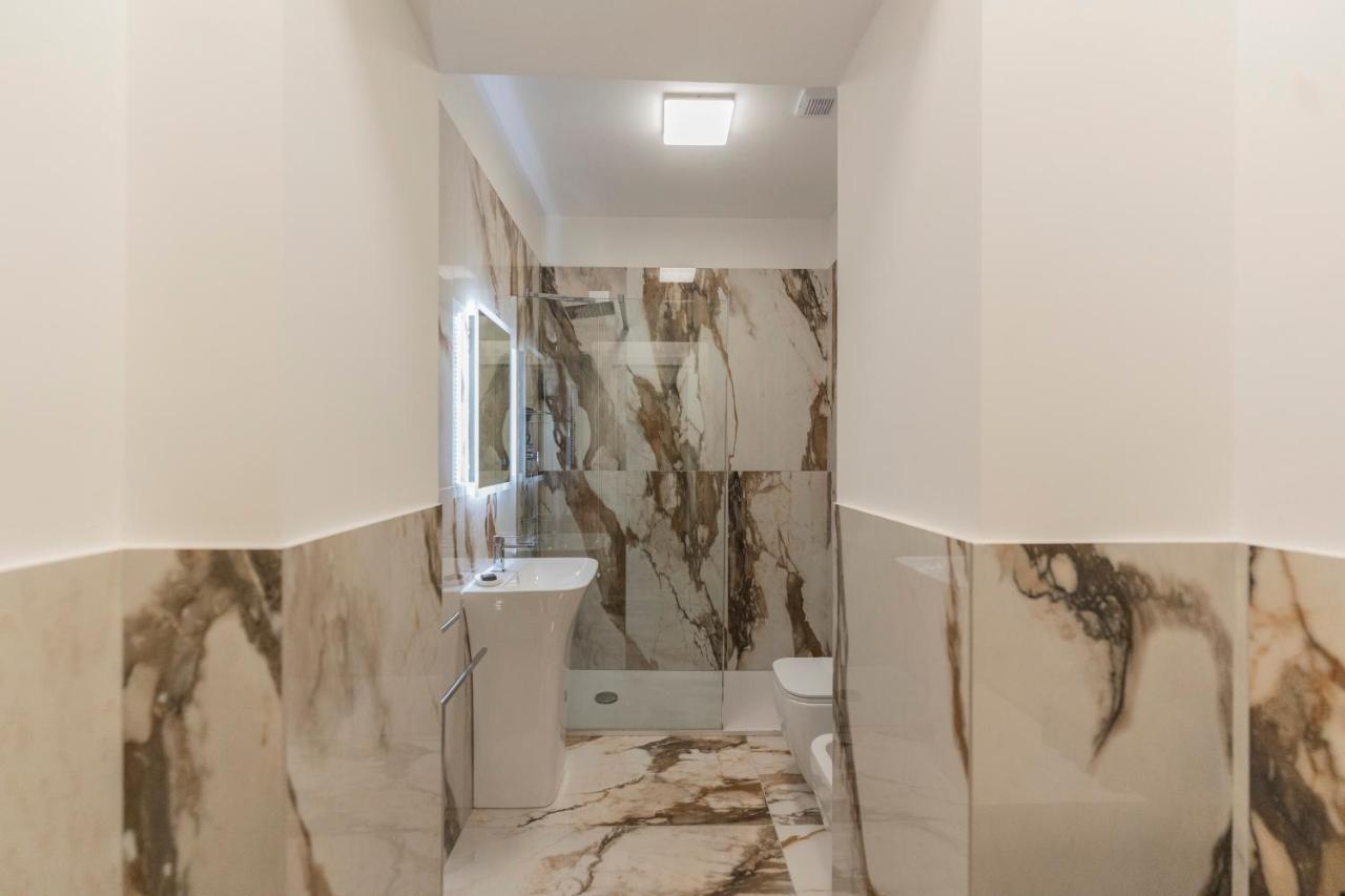 Aldrovandi Luxury Suites And Apartment Bologne Extérieur photo