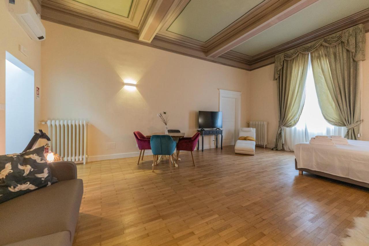 Aldrovandi Luxury Suites And Apartment Bologne Extérieur photo