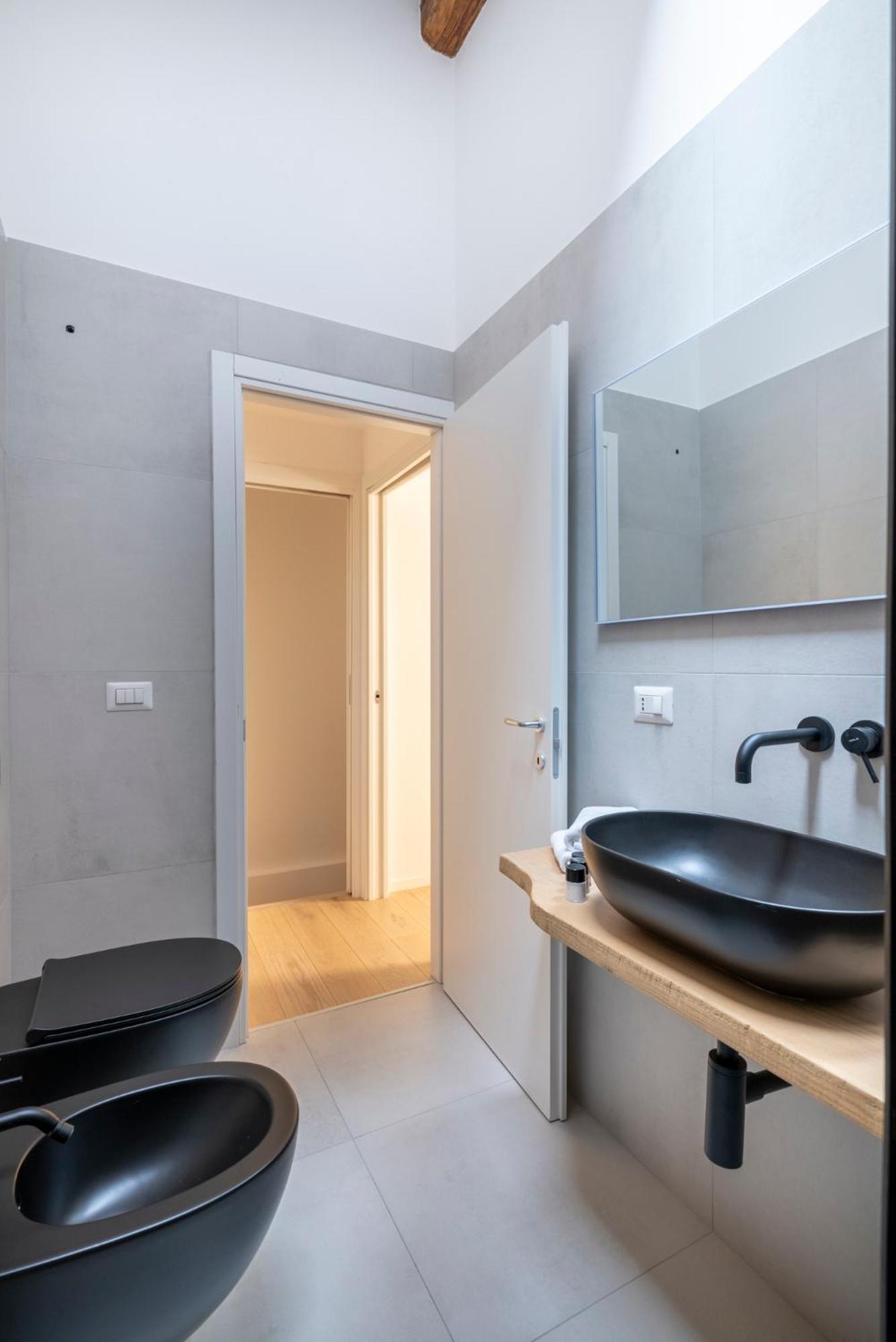 Aldrovandi Luxury Suites And Apartment Bologne Extérieur photo