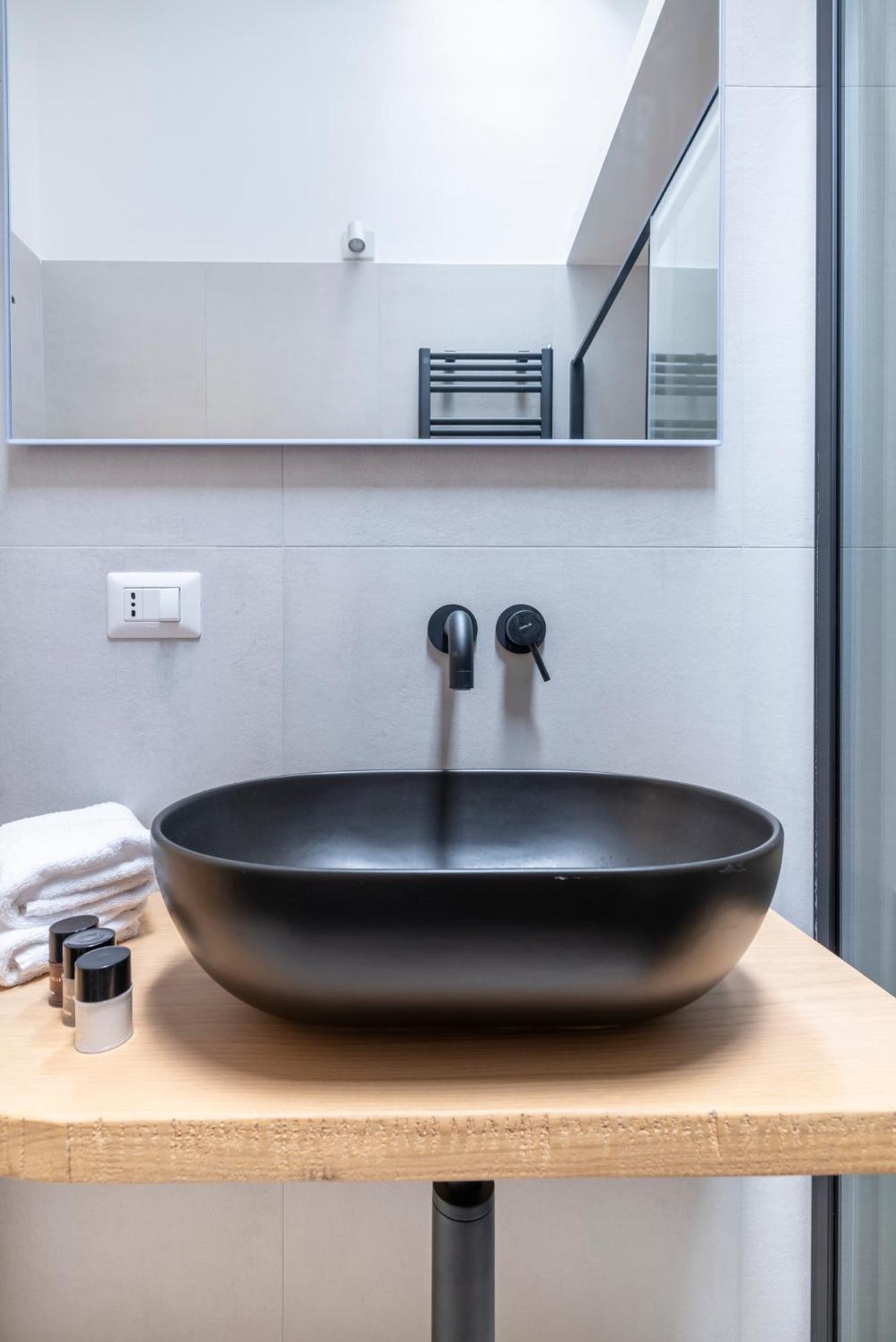 Aldrovandi Luxury Suites And Apartment Bologne Extérieur photo