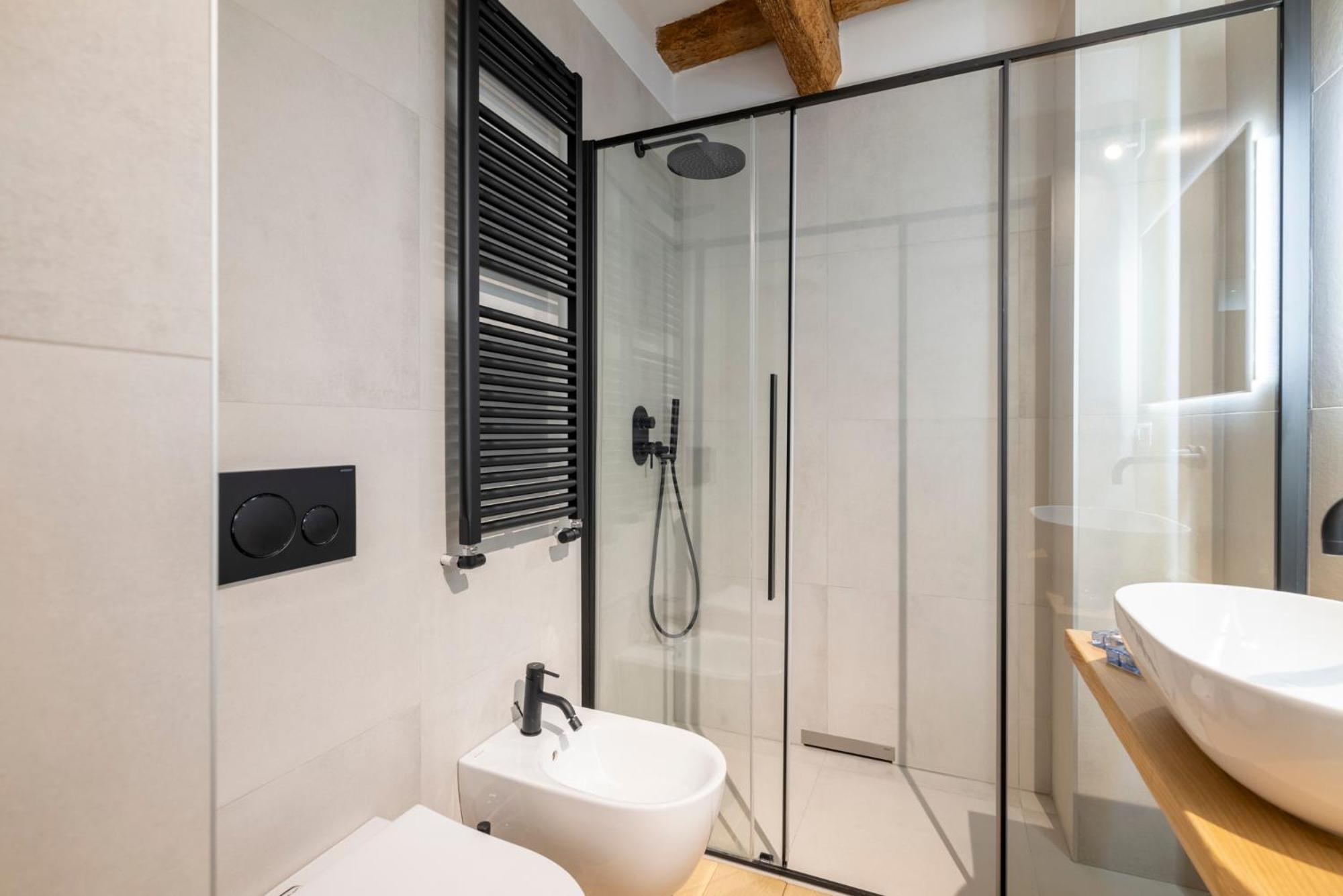 Aldrovandi Luxury Suites And Apartment Bologne Extérieur photo